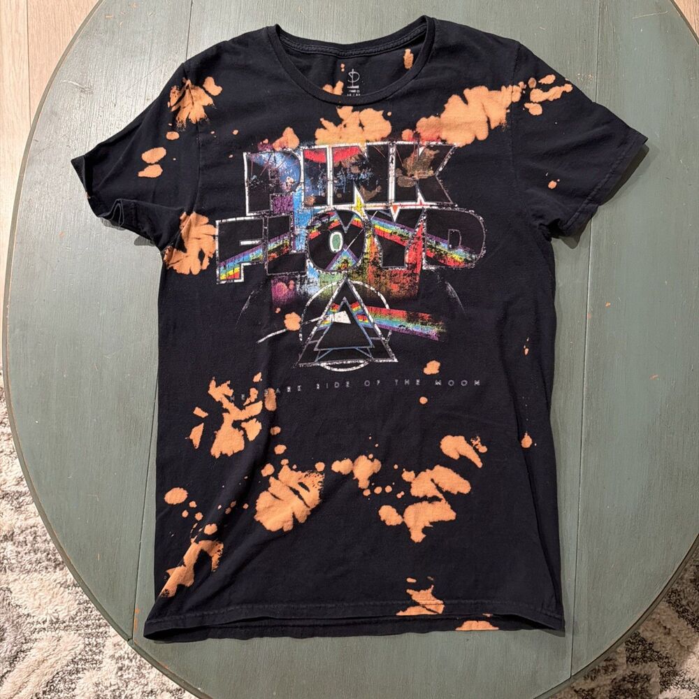 Pink Floyd The Dark Side Of The Moon Bleach Wash Graphic T-shirt Size Medium